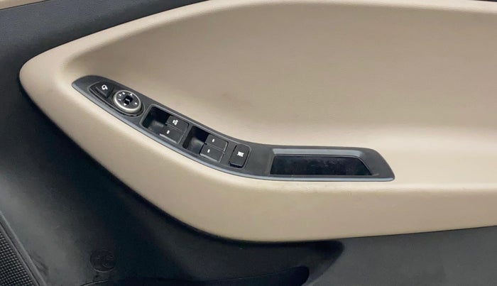 2015 Hyundai Elite i20 SPORTZ 1.4 CRDI, Diesel, Manual, 94,041 km, Driver Side Door Panels Control