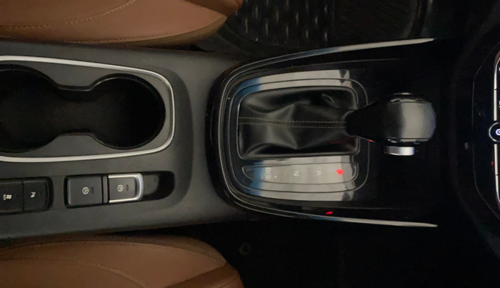 2020 MG HECTOR PLUS SHARP 1.5 PETROL TURBO DCT 6-STR, Petrol, Automatic, 75,989 km, Gear Lever