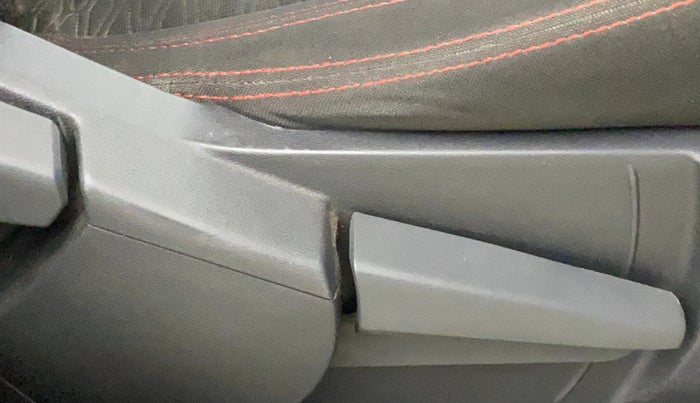 2022 Renault Kiger RXZ MT, Petrol, Manual, 36,490 km, Driver Side Adjustment Panel