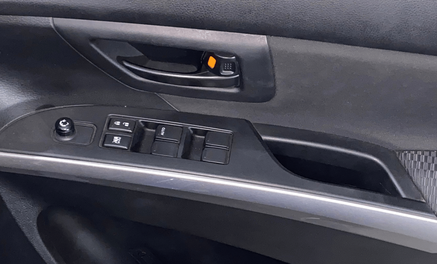 2021 Maruti S Cross SIGMA 1.5, Petrol, Manual, 33,374 km, Driver Side Door Panels Control