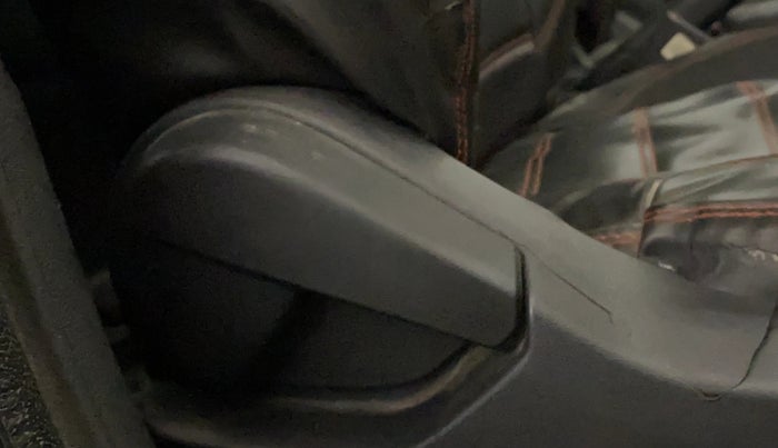 2023 Nissan MAGNITE XL, Petrol, Manual, 46,586 km, Driver Side Adjustment Panel