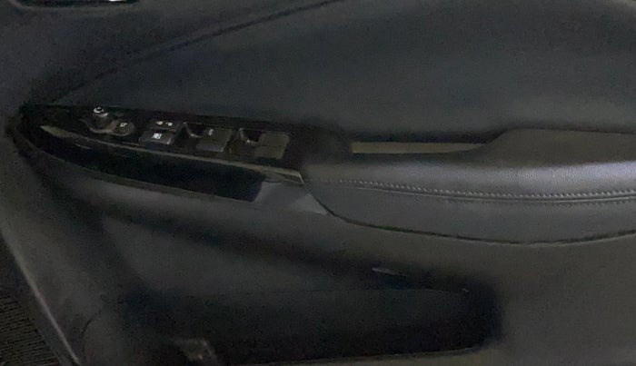 2023 Maruti Baleno  ZETA CNG 1.2L, CNG, Manual, 70,473 km, Driver Side Door Panels Control
