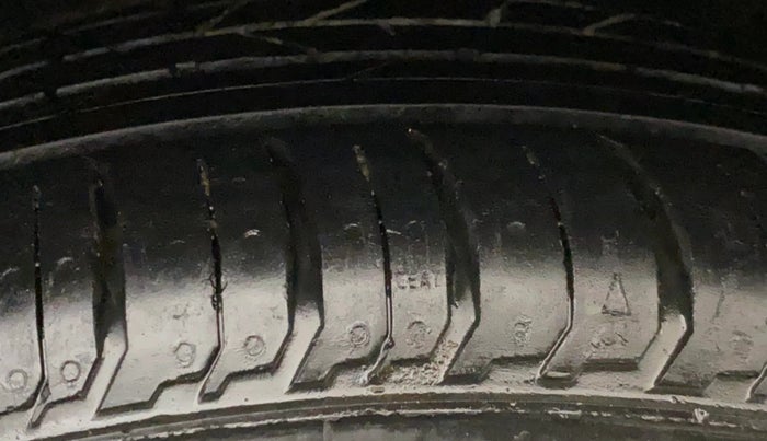 2022 Hyundai NEW I20 ASTA 1.2 MT, Petrol, Manual, 19,816 km, Right Rear Tyre Tread