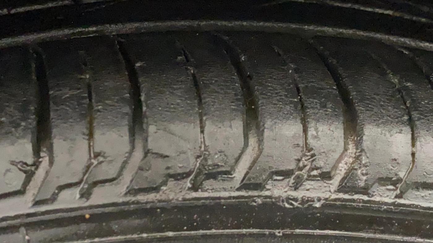 2022 Hyundai NEW I20 ASTA 1.2 MT, Petrol, Manual, 19,816 km, Right Front Tyre Tread