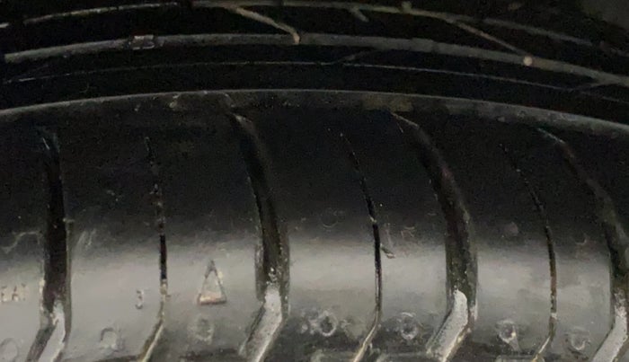 2022 Hyundai NEW I20 ASTA 1.2 MT, Petrol, Manual, 19,816 km, Left Rear Tyre Tread