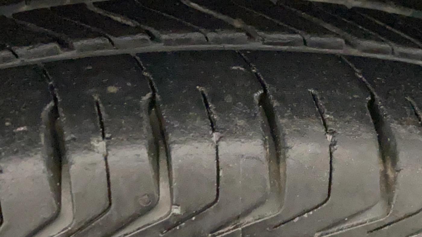2020 Maruti New Wagon-R LXI CNG (O) 1.0, CNG, Manual, 77,258 km, Right Front Tyre Tread