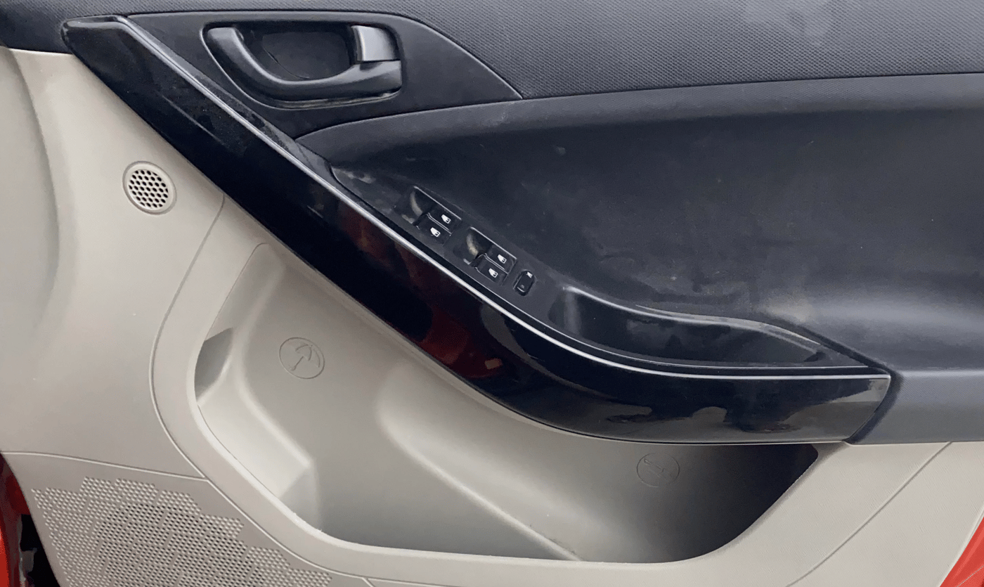 2018 Tata NEXON XT PETROL, Petrol, Manual, 40,774 km, Driver Side Door Panels Control