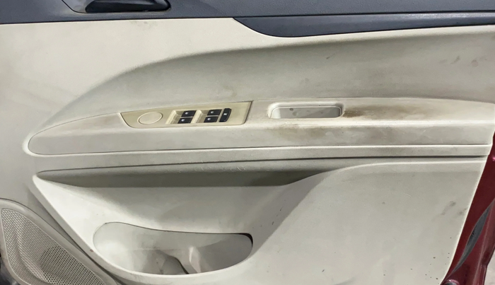 2018 Mahindra MARAZZO M2 8 STR, Diesel, Manual, 73,418 km, Driver Side Door Panels Control