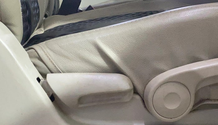 2017 Maruti Celerio ZXI (O), Petrol, Manual, 59,072 km, Driver Side Adjustment Panel