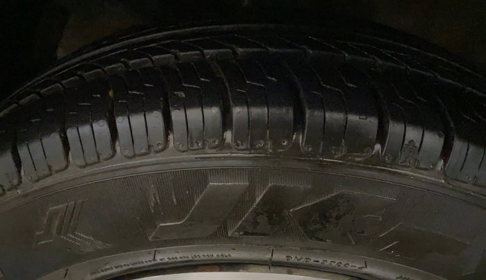2018 Maruti Swift VXI, Petrol, Manual, 91,957 km, Left Front Tyre Tread