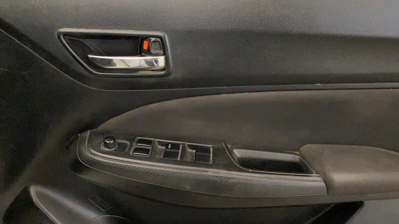 2018 Maruti Swift VXI, Petrol, Manual, 91,957 km, Driver Side Door Panels Control