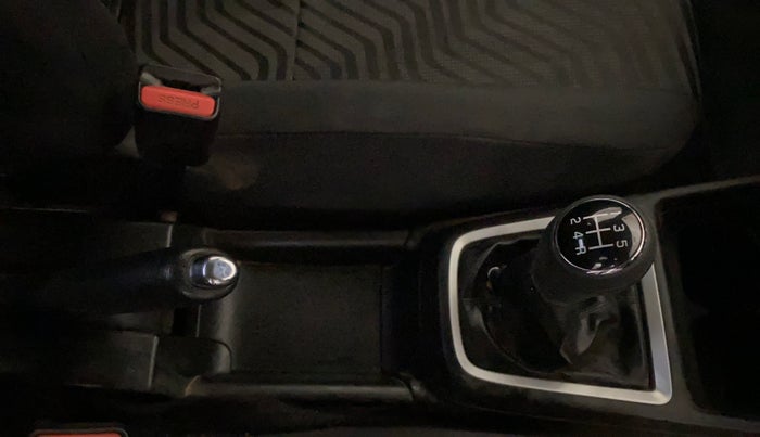 2018 Maruti Swift VXI, Petrol, Manual, 91,957 km, Gear Lever