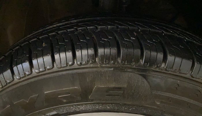 2018 Maruti Swift VXI, Petrol, Manual, 91,957 km, Right Front Tyre Tread