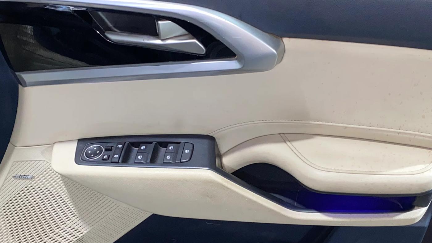 2023 KIA CARENS LUXURY PLUS 1.5 IMT PETROL, Petrol, Manual, 28,643 km, Driver Side Door Panels Control