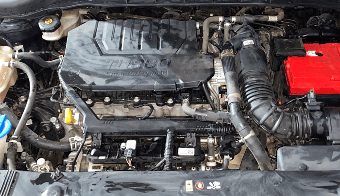 2023 KIA CARENS LUXURY PLUS 1.5 IMT PETROL, Petrol, Manual, 28,643 km, Engine View