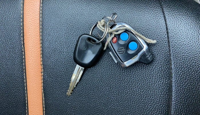 2015 Maruti Alto K10 VXI, Petrol, Manual, 82,153 km, Key Close Up