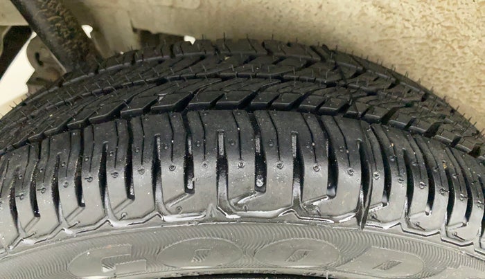 2016 Maruti Wagon R 1.0 VXI AMT, Petrol, Automatic, 40,417 km, Right Rear Tyre Tread