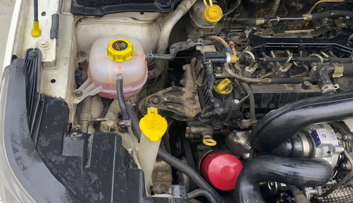 2019 Mahindra XUV300 W8 1.5 DIESEL, Diesel, Manual, 64,535 km, Engine View - Right