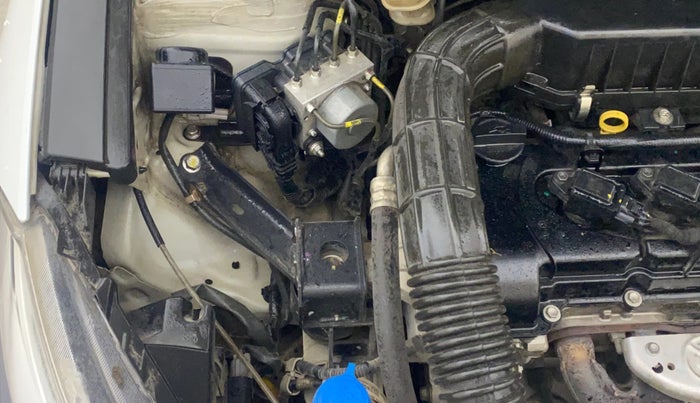 2021 Maruti Ciaz ALPHA 1.5 SHVS PETROL, Petrol, Manual, 74,446 km, Engine View - Right