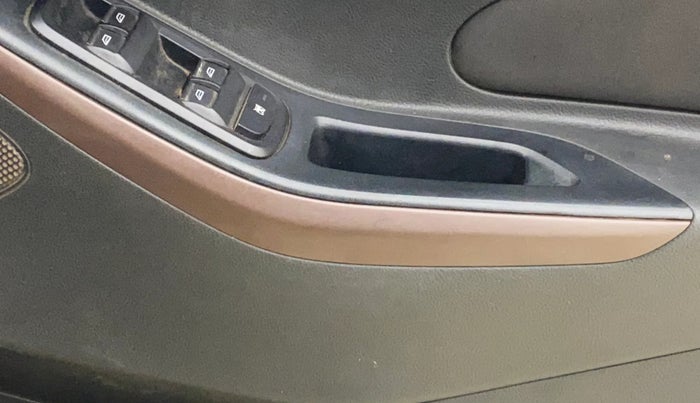 2018 Ford FREESTYLE TITANIUM 1.5 DIESEL, Diesel, Manual, 80,433 km, Driver Side Door Panels Control