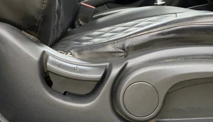 2018 Hyundai Elite i20 ASTA 1.4 CRDI (O), Diesel, Manual, 1,03,511 km, Driver Side Adjustment Panel