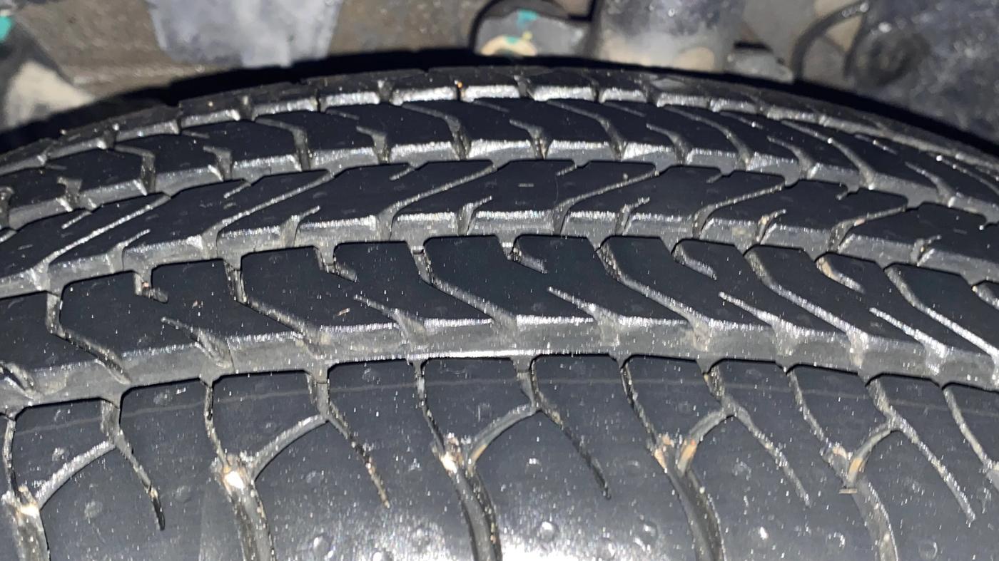 2020 Renault Duster RXZ 1.3 TURBO PETROL CVT, Petrol, Automatic, 42,498 km, Left Front Tyre Tread