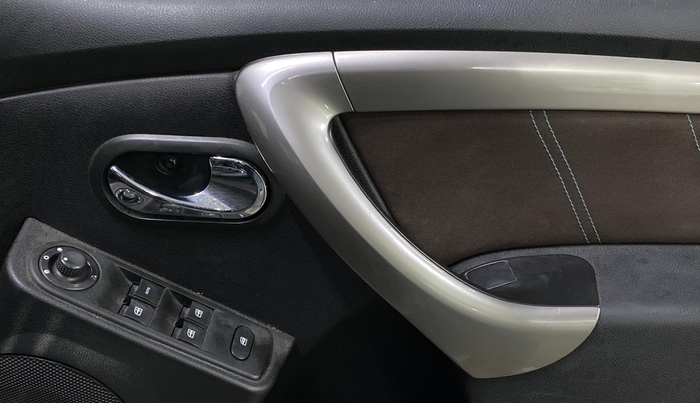 2020 Renault Duster RXZ 1.3 TURBO PETROL CVT, Petrol, Automatic, 42,498 km, Driver Side Door Panels Control