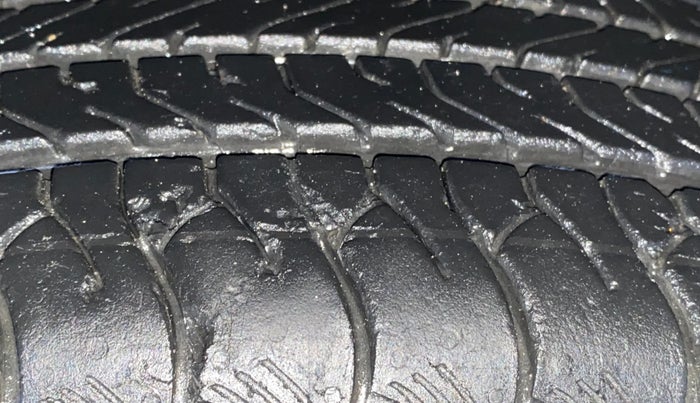 2020 Renault Duster RXZ 1.3 TURBO PETROL CVT, Petrol, Automatic, 42,498 km, Right Front Tyre Tread