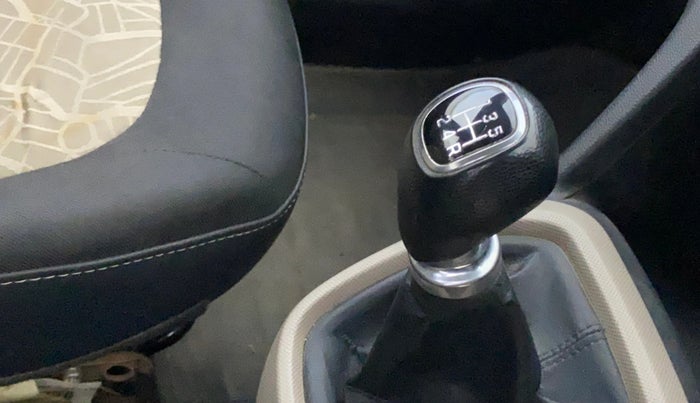 2015 Hyundai Grand i10 ASTA (O) 1.2 KAPPA VTVT, Petrol, Manual, 83,924 km, Gear Lever