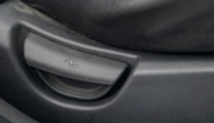 2015 Hyundai Grand i10 ASTA AT 1.2 KAPPA VTVT, Petrol, Automatic, 48,105 km, Driver Side Adjustment Panel