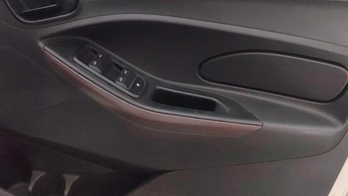 2020 Ford FREESTYLE TITANIUM 1.2 PETROL, Petrol, Manual, 45,534 km, Driver Side Door Panels Control