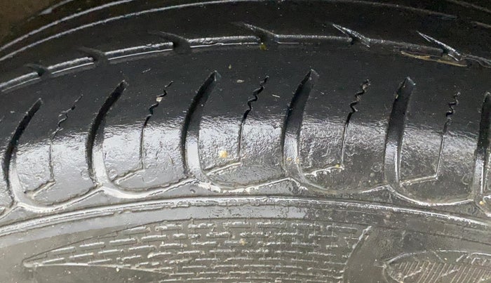 2019 Ford Ecosport TITANIUM 1.5L PETROL, CNG, Manual, 54,120 km, Left Rear Tyre Tread