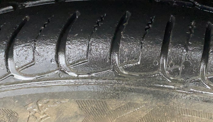 2019 Ford Ecosport TITANIUM 1.5L PETROL, CNG, Manual, 54,120 km, Left Front Tyre Tread