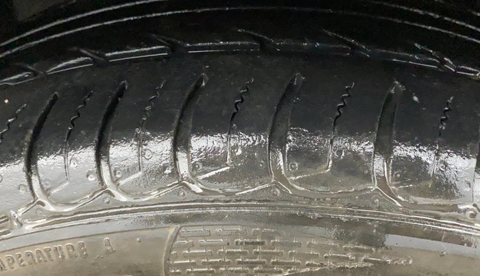 2019 Ford Ecosport TITANIUM 1.5L PETROL, CNG, Manual, 54,120 km, Right Front Tyre Tread