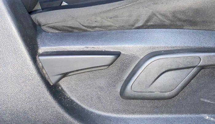 2018 Mahindra KUV 100 NXT K8 P 6 STR, Petrol, Manual, 65,662 km, Driver Side Adjustment Panel