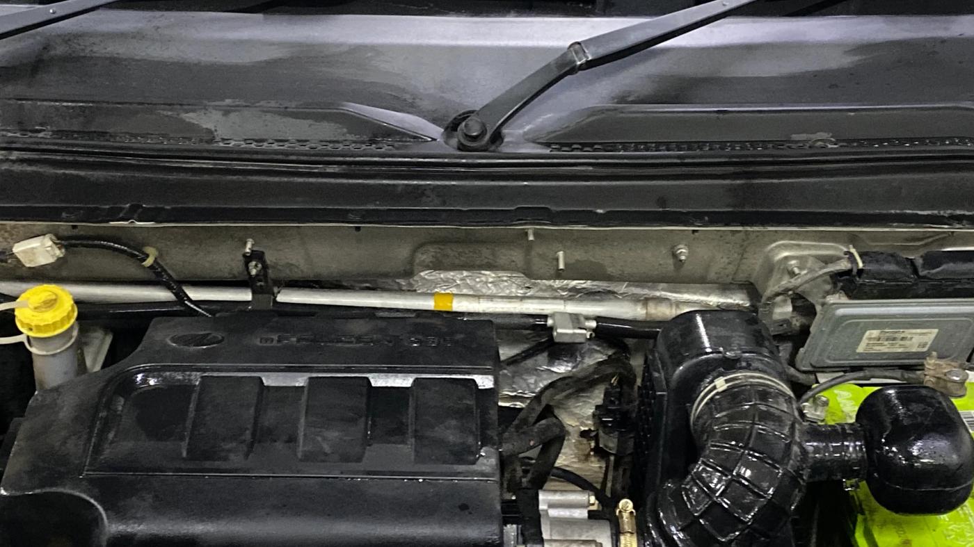 2018 Mahindra KUV 100 NXT K8 P 6 STR, Petrol, Manual, 65,378 km, Engine View