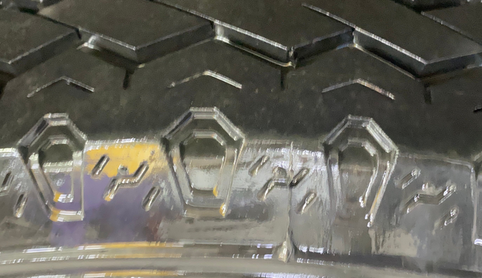 2020 Mahindra Bolero B6 (O), Diesel, Manual, 1,00,394 km, Right Front Tyre Tread