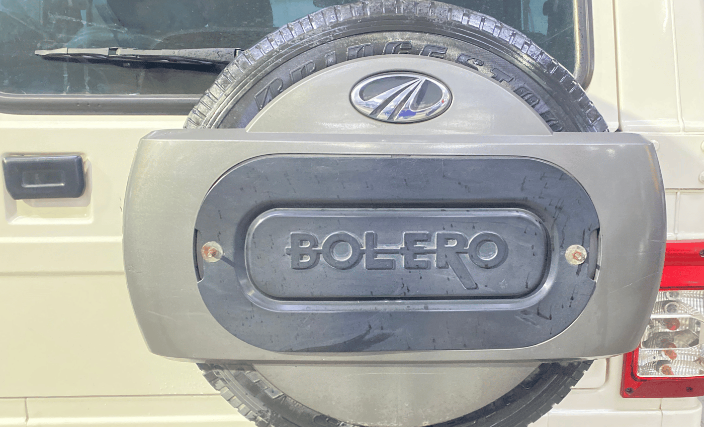 2020 Mahindra Bolero B6 (O), Diesel, Manual, 1,00,439 km, Spare Tyre