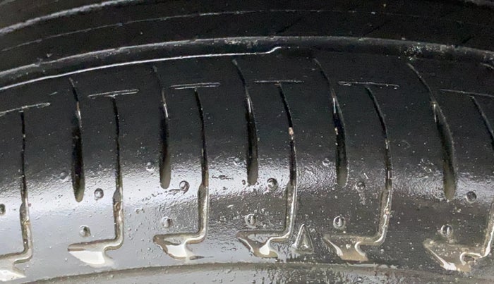 2016 Honda Amaze 1.2L I-VTEC S, Petrol, Manual, 73,620 km, Left Rear Tyre Tread