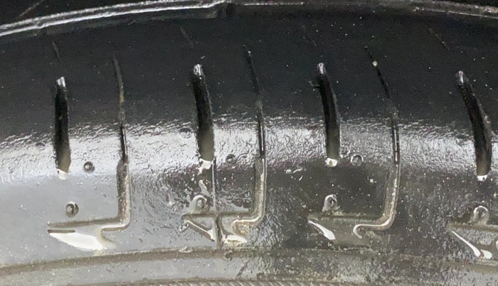 2016 Honda Amaze 1.2L I-VTEC S, Petrol, Manual, 73,620 km, Left Front Tyre Tread