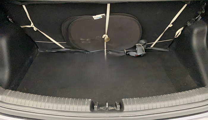 2016 Hyundai Grand i10 SPORTZ 1.2 KAPPA VTVT, Petrol, Manual, 94,768 km, Boot Inside