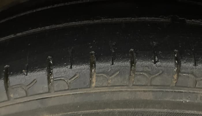 2019 Maruti Alto VXI, Petrol, Manual, 73,400 km, Left Front Tyre Tread