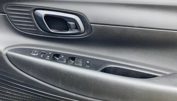 2023 Hyundai NEW I20 SPORTZ 1.2 MT, Petrol, Manual, 50,385 km, Driver Side Door Panels Control