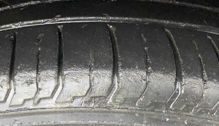 2023 Hyundai NEW I20 SPORTZ 1.2 MT, Petrol, Manual, 50,385 km, Right Front Tyre Tread