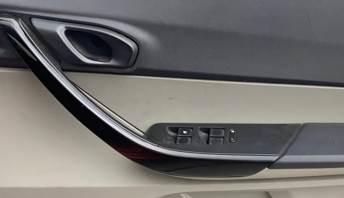 2019 Tata Tiago XZ PETROL, Petrol, Manual, 82,564 km, Driver Side Door Panels Control