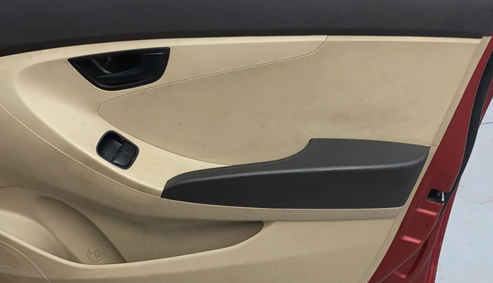 2014 Hyundai Eon ERA +, Petrol, Manual, 1,07,846 km, Driver Side Door Panels Control