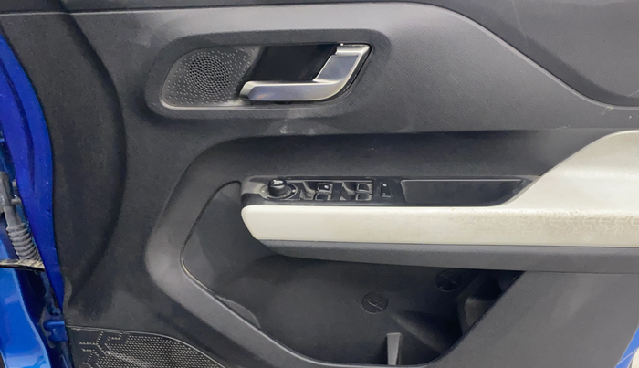 2023 Tata PUNCH CREATIVE  1.2 RTN DUAL TONE, Petrol, Manual, 19,869 km, Driver Side Door Panels Control