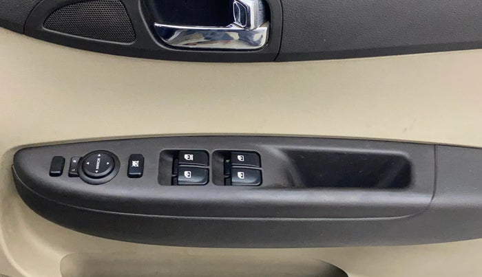 2013 Hyundai i20 ASTA 1.4 CRDI, Diesel, Manual, 1,32,533 km, Driver Side Door Panels Control