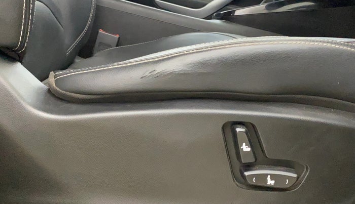 2019 MG HECTOR SHARP 1.5 DCT PETROL, Petrol, Automatic, 95,109 km, Driver Side Adjustment Panel