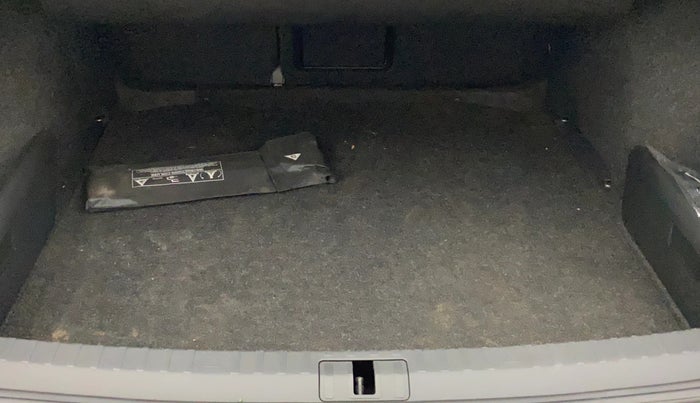 2022 Skoda Octavia L&K 2.0 AT, Petrol, Automatic, 33,616 km, Boot Inside